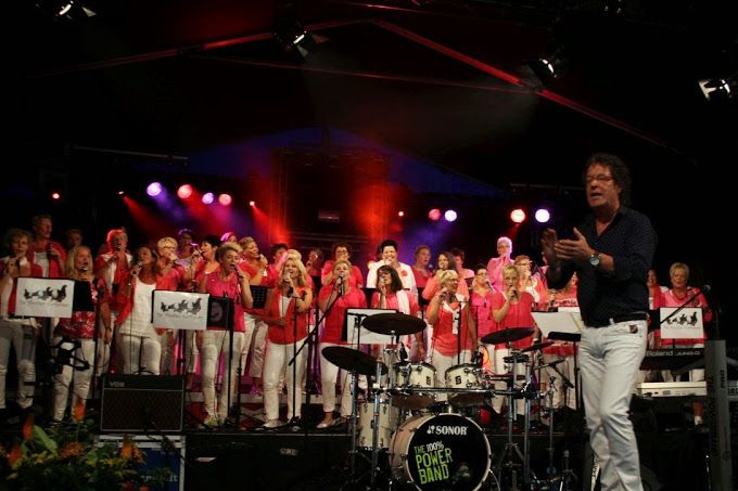 Live optreden Koor Hoolter Deerns o.l.v. Dinand Leferink