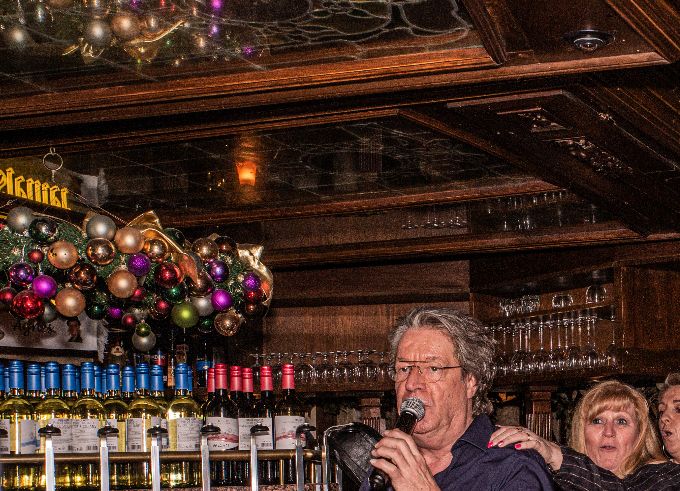 Hotel Bilstein -Polonaise achter de bar (dank aan barkeeper Jan)